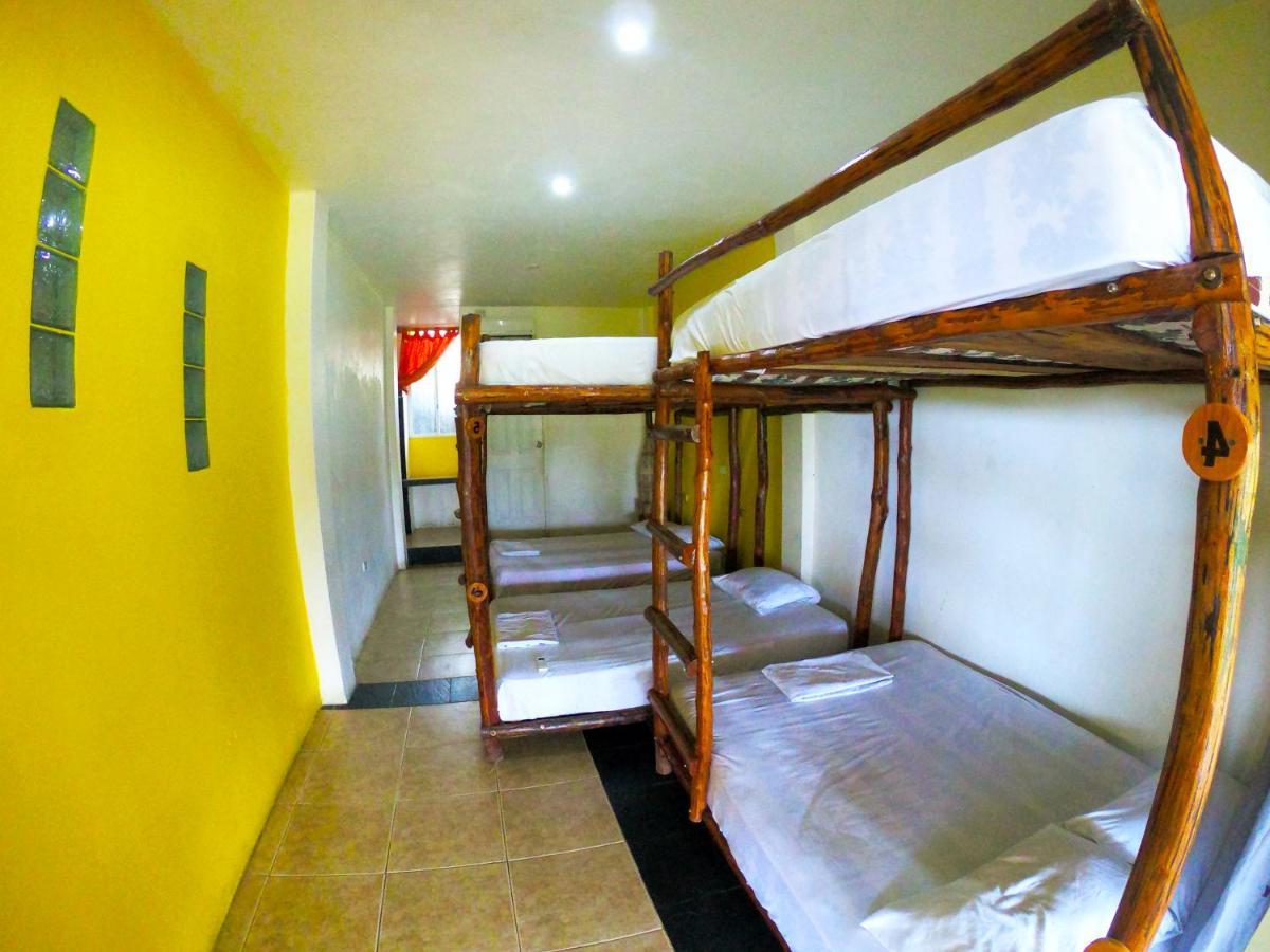 מונטניטה Kiwi Suites Hostel מראה חיצוני תמונה